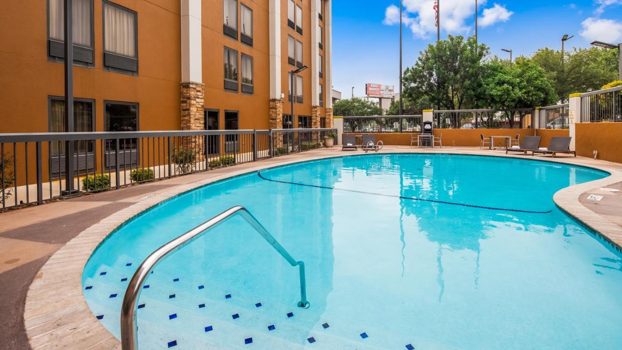 Clarion Pointe Near Medical Center Hotel San Antonio Exterior foto