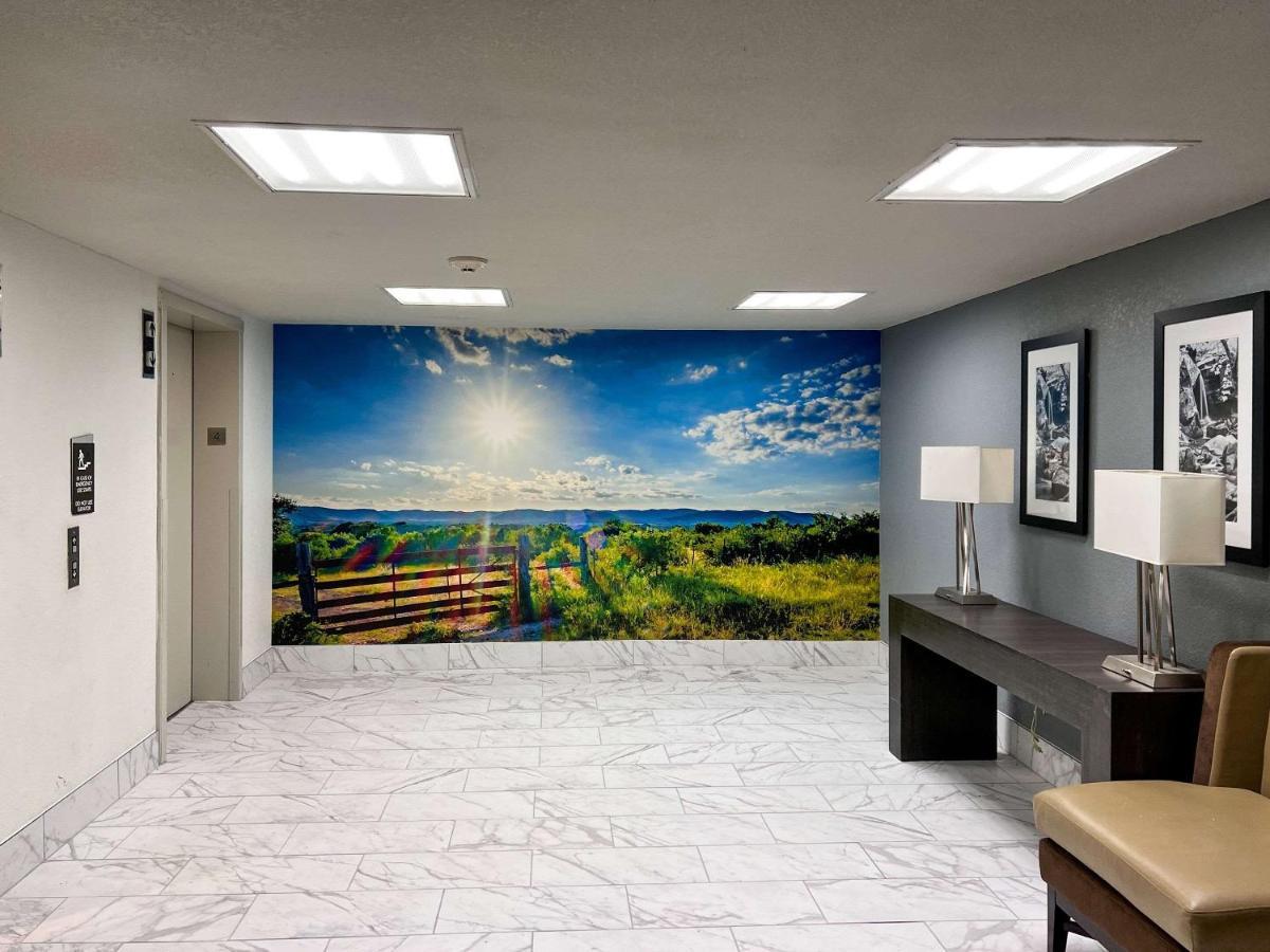 Clarion Pointe Near Medical Center Hotel San Antonio Exterior foto
