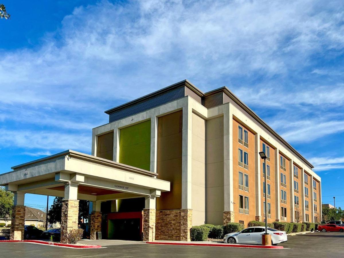 Clarion Pointe Near Medical Center Hotel San Antonio Exterior foto